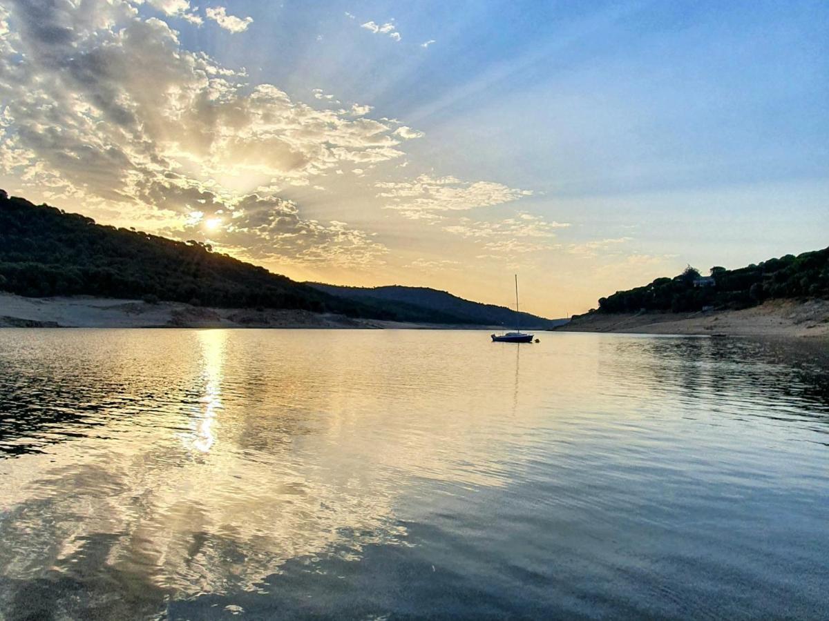 Retiro Chic Frente Al Lago - A 1 Hora De Madrid, Pantano De San Juan San Martín de Valdeiglesias المظهر الخارجي الصورة